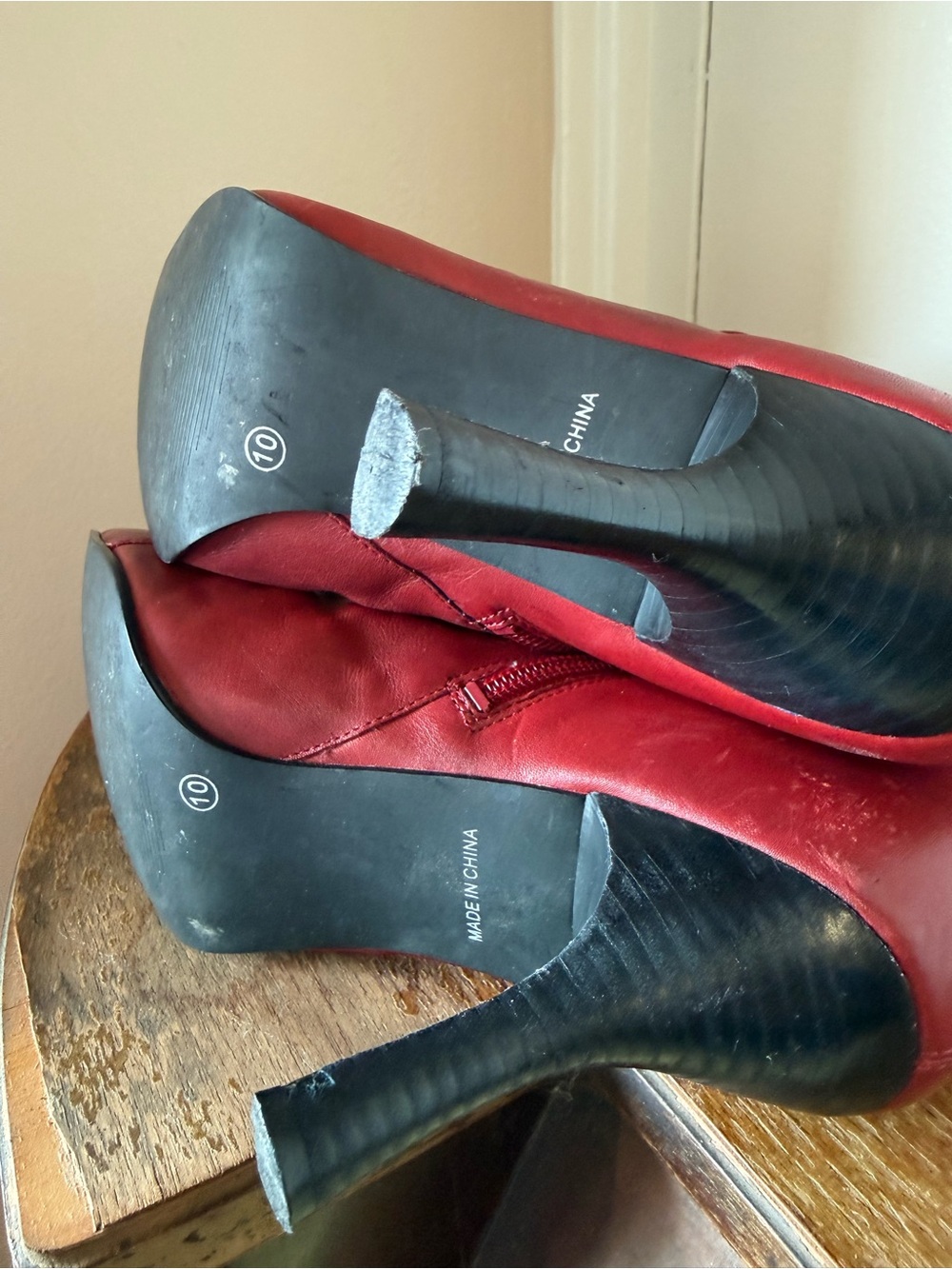 Apostrophe Red Ruched Leather Pointed Toe Ankle Boots Size 10 Vintage Y2K - Picture 4 of 10